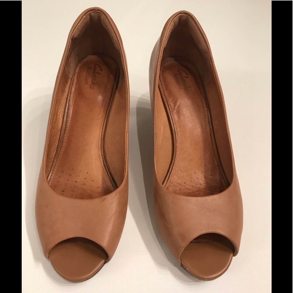 Clark’s open toe kitten heel 7.5 wide